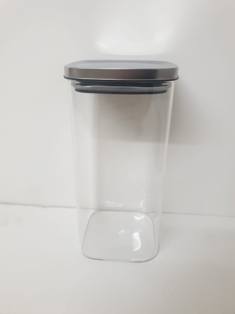 צנצנת זכוכית מרובעת עם מכסה פלסטיק סגירה וקום 1.5 ליטר