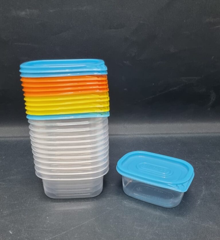 סט 12 קופסאות פלסטיק מלבניות מכסים צבעוניים 12X6 ס"מ