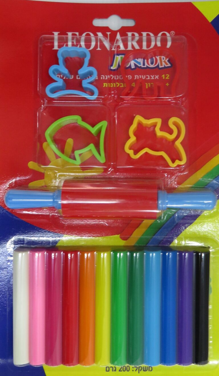 פלסטלינה עם מערוך וכלים
