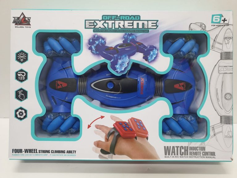 מכונית שטח פעלולים על שלט שעון