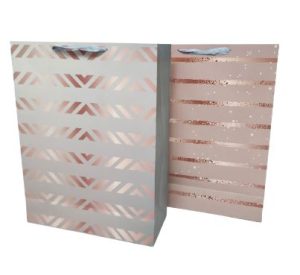שקית מתנה במבחר דגמים 40X30 ס"מ