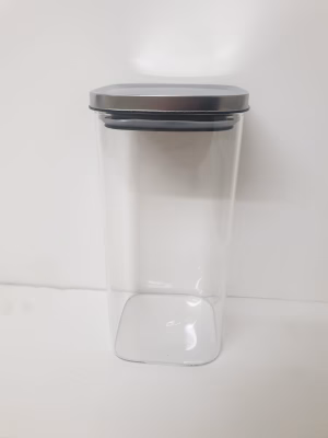 צנצנת זכוכית מרובעת עם מכסה פלסטיק סגירה וקום 1.1 ליטר