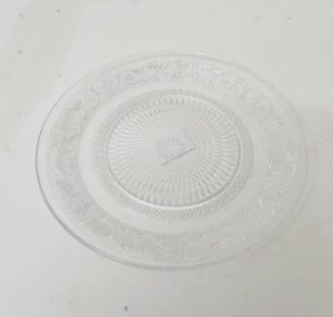 צלחת זכוכית רטרו 25 ס"מ