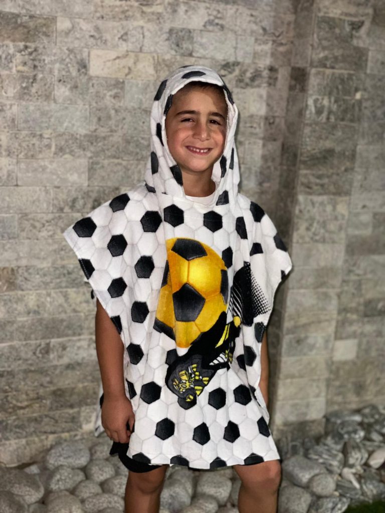 ⁦קפוצ'ון מגבת לילדים 100% כותנה איכותית וסופגת - כדורגל⁩ – תמונה ⁦2⁩